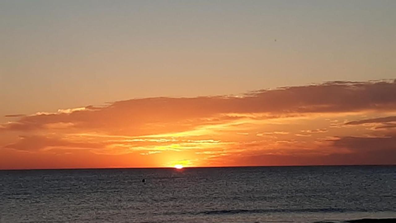 Adosadito Playa Oliva Esterno foto